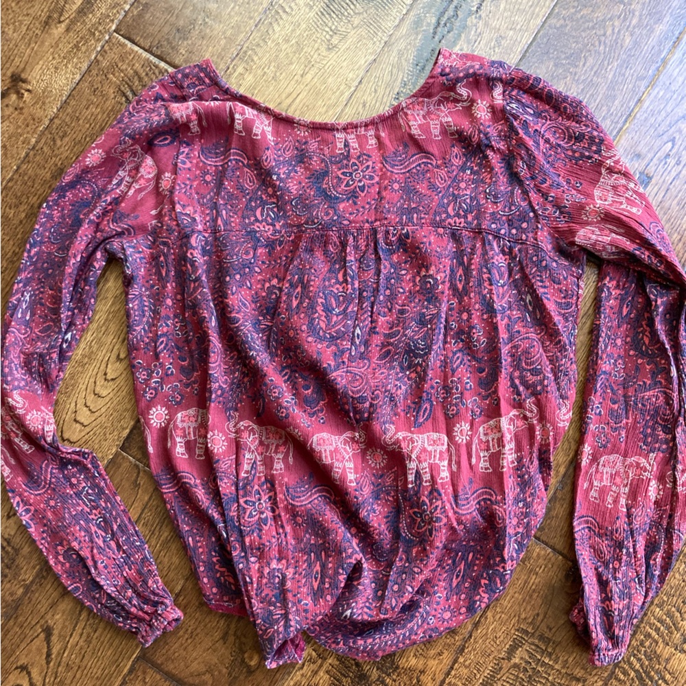 Hollister Boho Top; Women’s Small; Red + Blue Elephant print - Picture 4 of 6